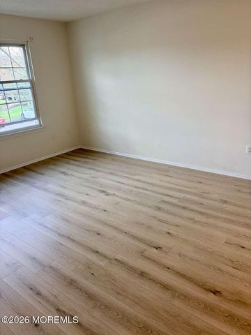 24 Players Circle, Tinton Falls, NJ 07701