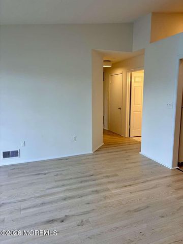 24 Players Circle, Tinton Falls, NJ 07701