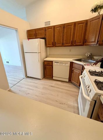 24 Players Circle, Tinton Falls, NJ 07701