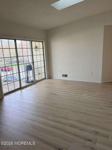 24 Players Circle, Tinton Falls, NJ 07701