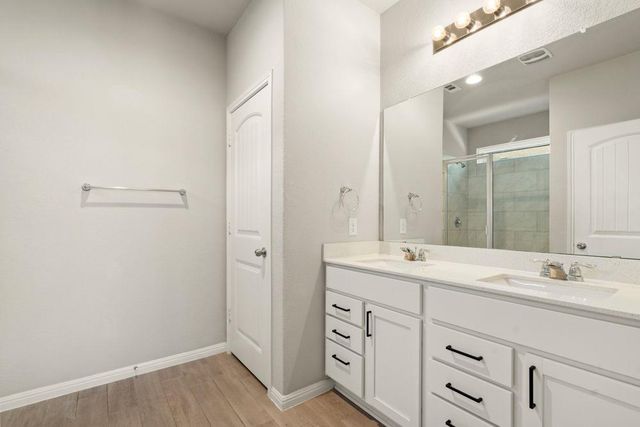 2412 Star Hill Ranch ST, Georgetown, TX 78628