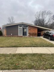 29561 Fairfax Street, Southfield, MI 48076