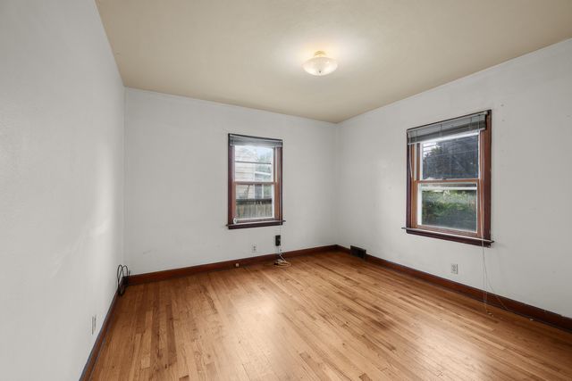 2423 W Locust Street, Davenport, IA 52804