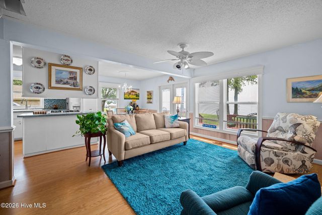 87 W North Shore Lane, Arapahoe, NC 28510