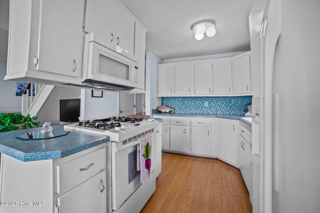 87 W North Shore Lane, Arapahoe, NC 28510