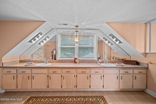 87 W North Shore Lane, Arapahoe, NC 28510