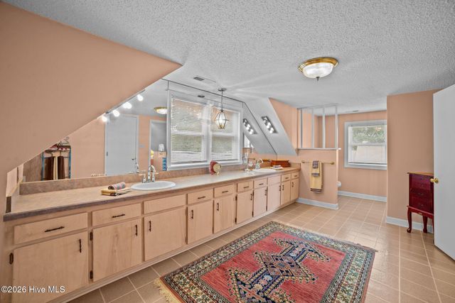 87 W North Shore Lane, Arapahoe, NC 28510