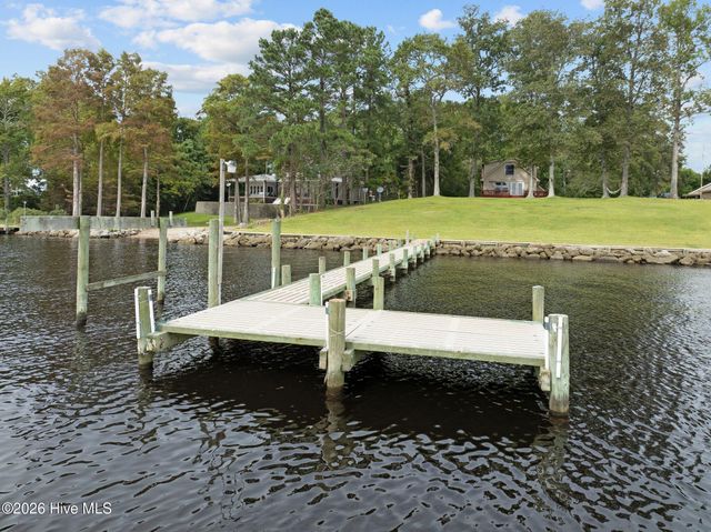 87 W North Shore Lane, Arapahoe, NC 28510