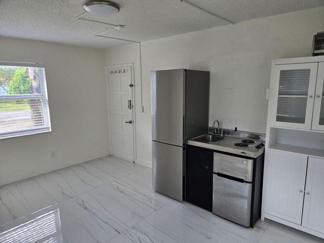 1300 NW 4th Avenue B, Fort Lauderdale, FL 33311