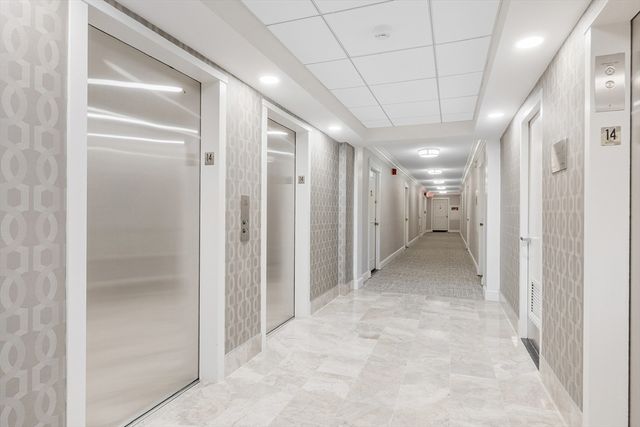 9 Hawthorne Pl 15H, Boston, MA 02114