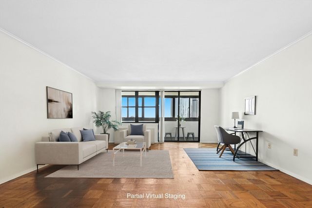 9 Hawthorne Pl 15H, Boston, MA 02114