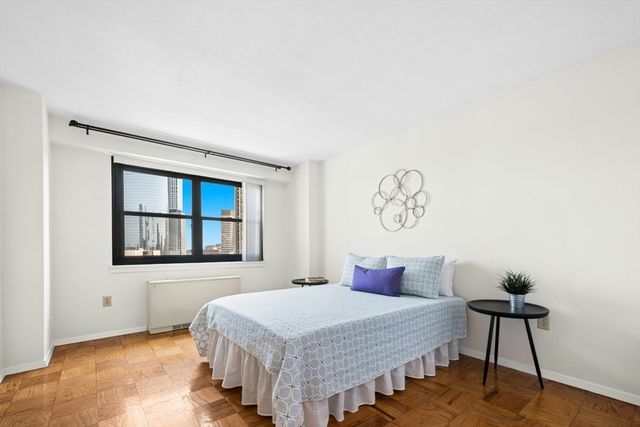 9 Hawthorne Pl 15H, Boston, MA 02114