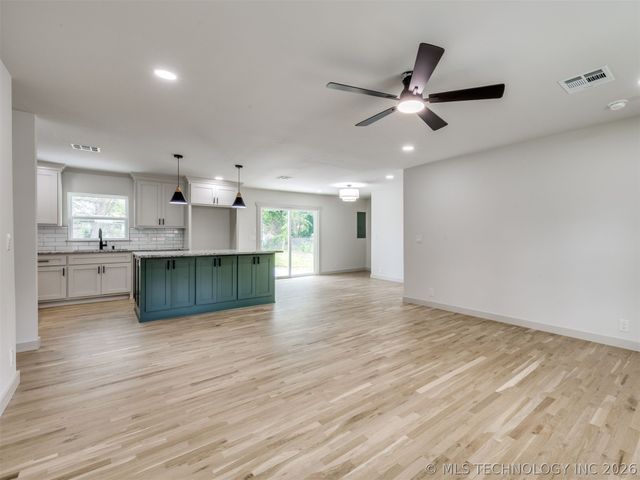 1362 N 76th East Avenue, Tulsa, OK 74115