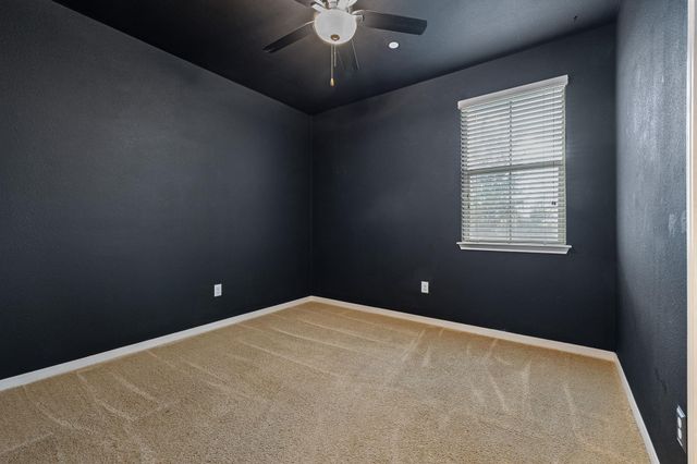 2880 Donnell DR 702, Round Rock, TX 78664