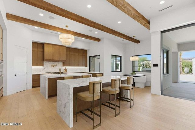 6821 E VALLEY VISTA Lane, Paradise Valley, AZ 85253
