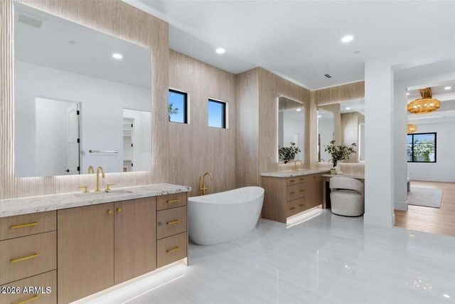 6821 E VALLEY VISTA Lane, Paradise Valley, AZ 85253