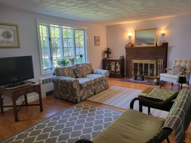 21 Maynard Rd, Dedham, MA 02026