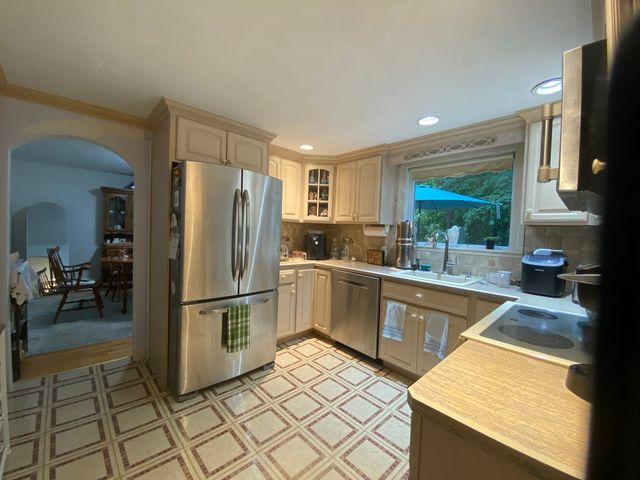 21 Maynard Rd, Dedham, MA 02026