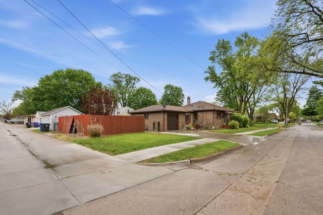 2730 4th Street, Moline, IL 61265