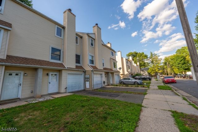 668 Jackson Ave, Roselle Boro, NJ 07203