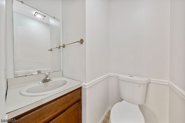 668 Jackson Ave, Roselle Boro, NJ 07203