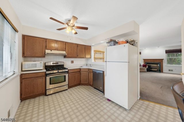 668 Jackson Ave, Roselle Boro, NJ 07203