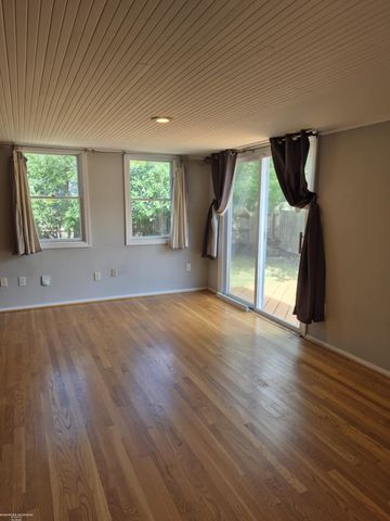 316 Chalfonte Avenue, Grosse Pointe Farms, MI 48236