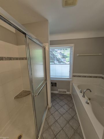 316 Chalfonte Avenue, Grosse Pointe Farms, MI 48236