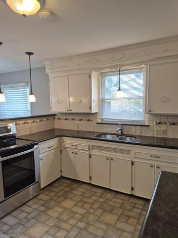316 Chalfonte Avenue, Grosse Pointe Farms, MI 48236