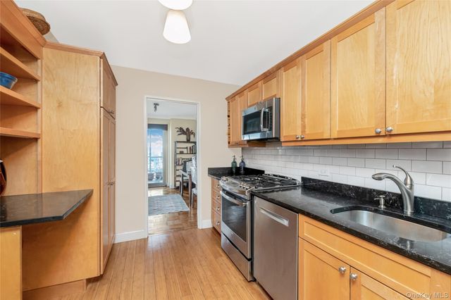 2500 Johnson Avenue 15R, Bronx, NY 10463