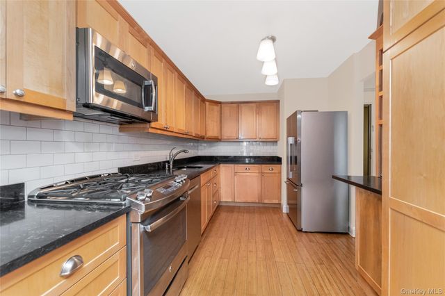 2500 Johnson Avenue 15R, Bronx, NY 10463