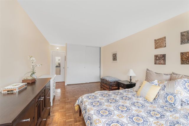 2500 Johnson Avenue 15R, Bronx, NY 10463