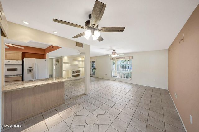 10940 W WHITE MOUNTAIN Road, Sun City, AZ 85351