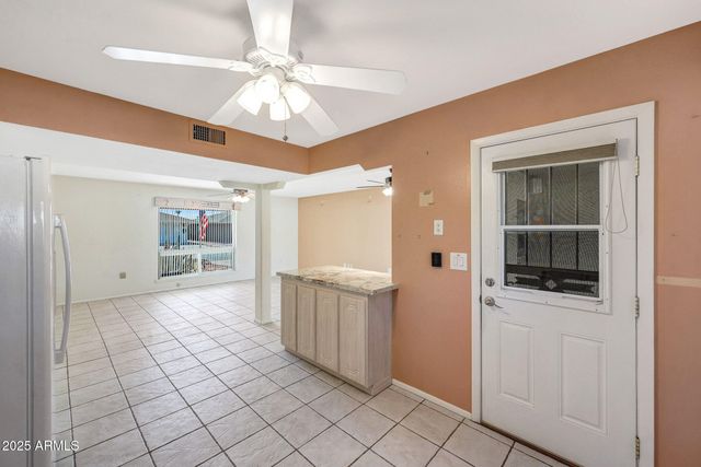 10940 W WHITE MOUNTAIN Road, Sun City, AZ 85351