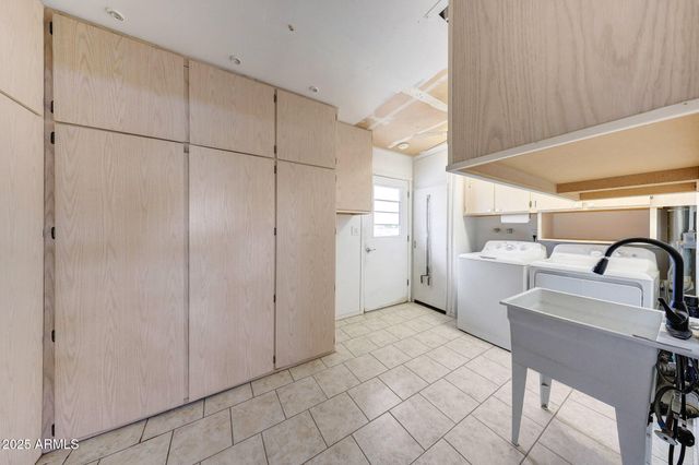 10940 W WHITE MOUNTAIN Road, Sun City, AZ 85351