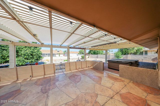 10940 W WHITE MOUNTAIN Road, Sun City, AZ 85351
