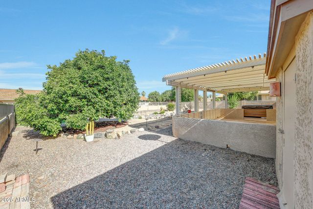 10940 W WHITE MOUNTAIN Road, Sun City, AZ 85351