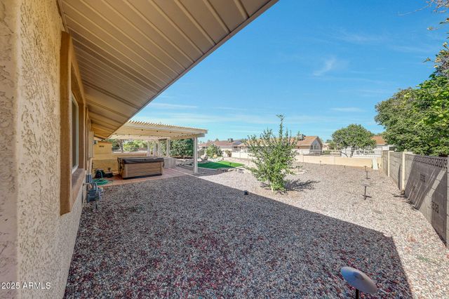 10940 W WHITE MOUNTAIN Road, Sun City, AZ 85351