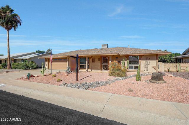 10940 W WHITE MOUNTAIN Road, Sun City, AZ 85351