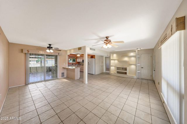 10940 W WHITE MOUNTAIN Road, Sun City, AZ 85351