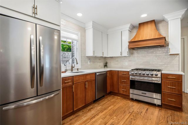 434 W Main Street, Huntington, NY 11743