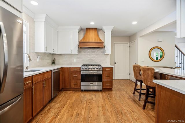 434 W Main Street, Huntington, NY 11743