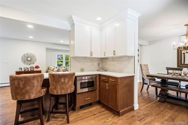 434 W Main Street, Huntington, NY 11743