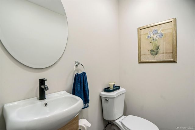 434 W Main Street, Huntington, NY 11743