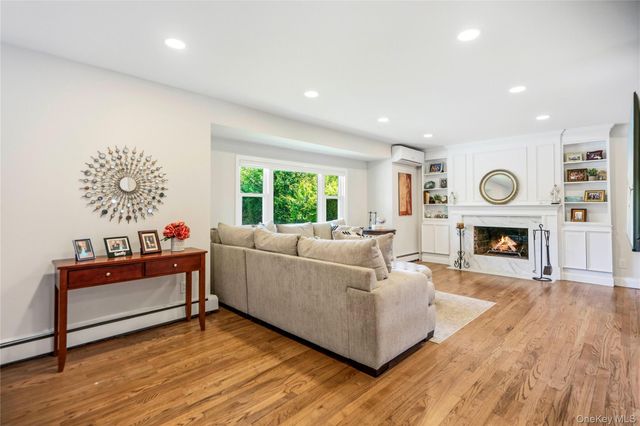 434 W Main Street, Huntington, NY 11743