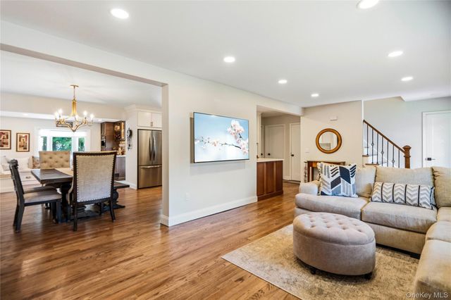 434 W Main Street, Huntington, NY 11743