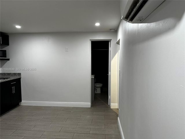 214 S 57th Ave, Hollywood, FL 33023