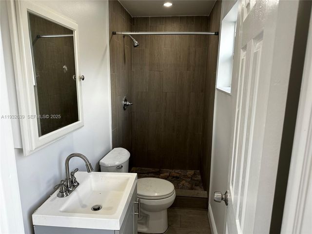 214 S 57th Ave, Hollywood, FL 33023