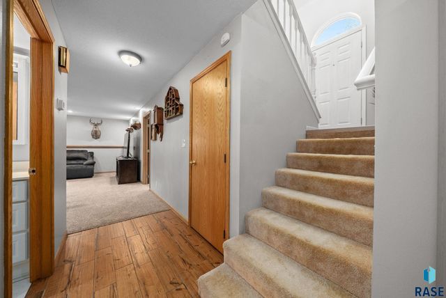 7407 N Cliff Ave Avenue, Sioux Falls, SD 57104