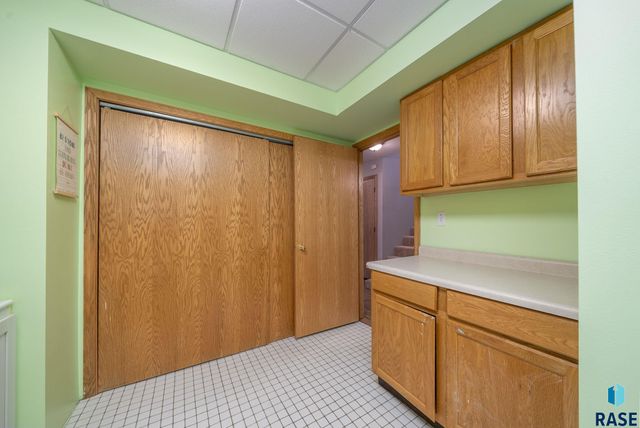 7407 N Cliff Ave Avenue, Sioux Falls, SD 57104